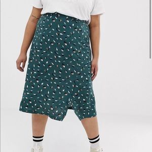 Junarose spot slit front midi skirt